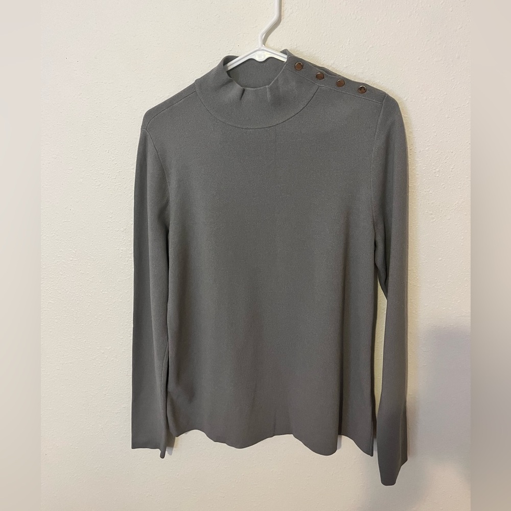 Ann Taylor Women’s Grey Sweater with Buttons Seize M